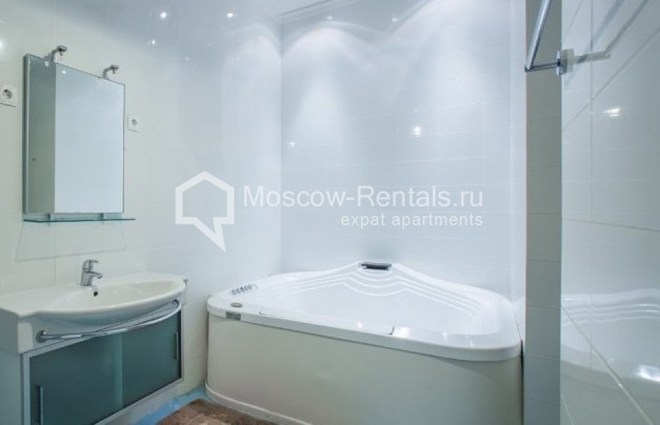 Photo #13 4-room (3 BR) apartment for <a href="http://moscow-rentals.ru/en/articles/long-term-rent" target="_blank">a long-term</a> rent
 in Russia, Moscow, Trekhprudnyi lane, 11/13 С 1