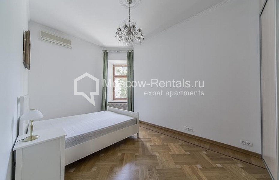 Photo #8 4-room (3 BR) apartment for <a href="http://moscow-rentals.ru/en/articles/long-term-rent" target="_blank">a long-term</a> rent
 in Russia, Moscow, Trekhprudnyi lane, 11/13 С 1