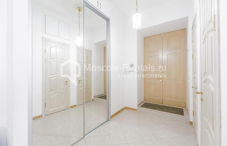 Photo #15 4-room (3 BR) apartment for <a href="http://moscow-rentals.ru/en/articles/long-term-rent" target="_blank">a long-term</a> rent
 in Russia, Moscow, Trekhprudnyi lane, 11/13 С 1