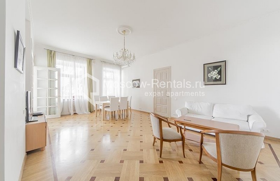 Photo #1 4-room (3 BR) apartment for <a href="http://moscow-rentals.ru/en/articles/long-term-rent" target="_blank">a long-term</a> rent
 in Russia, Moscow, Trekhprudnyi lane, 11/13 С 1