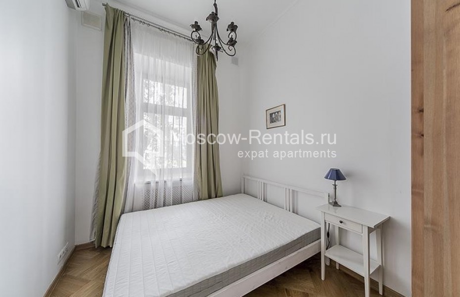 Photo #11 4-room (3 BR) apartment for <a href="http://moscow-rentals.ru/en/articles/long-term-rent" target="_blank">a long-term</a> rent
 in Russia, Moscow, Trekhprudnyi lane, 11/13 С 1