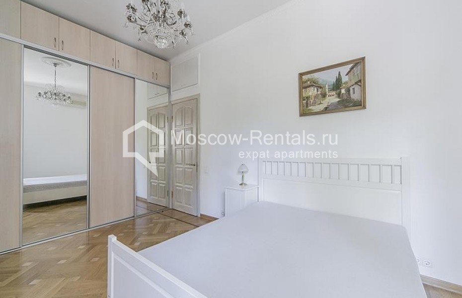 Photo #10 4-room (3 BR) apartment for <a href="http://moscow-rentals.ru/en/articles/long-term-rent" target="_blank">a long-term</a> rent
 in Russia, Moscow, Trekhprudnyi lane, 11/13 С 1
