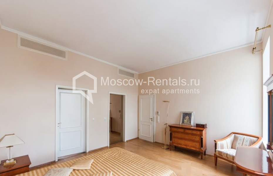 Photo #8 3-room (2 BR) apartment for <a href="http://moscow-rentals.ru/en/articles/long-term-rent" target="_blank">a long-term</a> rent
 in Russia, Moscow, Tsvetnoy blv, 9
