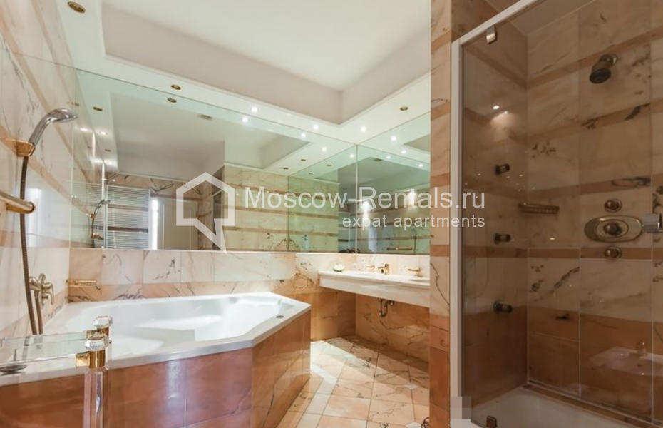Photo #13 3-room (2 BR) apartment for <a href="http://moscow-rentals.ru/en/articles/long-term-rent" target="_blank">a long-term</a> rent
 in Russia, Moscow, Tsvetnoy blv, 9