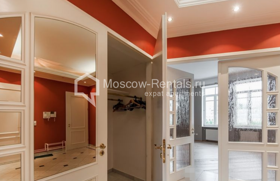Photo #20 3-room (2 BR) apartment for <a href="http://moscow-rentals.ru/en/articles/long-term-rent" target="_blank">a long-term</a> rent
 in Russia, Moscow, Tsvetnoy blv, 9