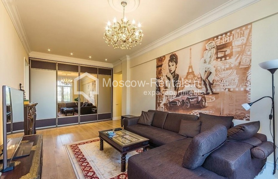 Photo #1 2-room (1 BR) apartment for <a href="http://moscow-rentals.ru/en/articles/long-term-rent" target="_blank">a long-term</a> rent
 in Russia, Moscow, Bolshaya Dorogomilovskaya str, 4