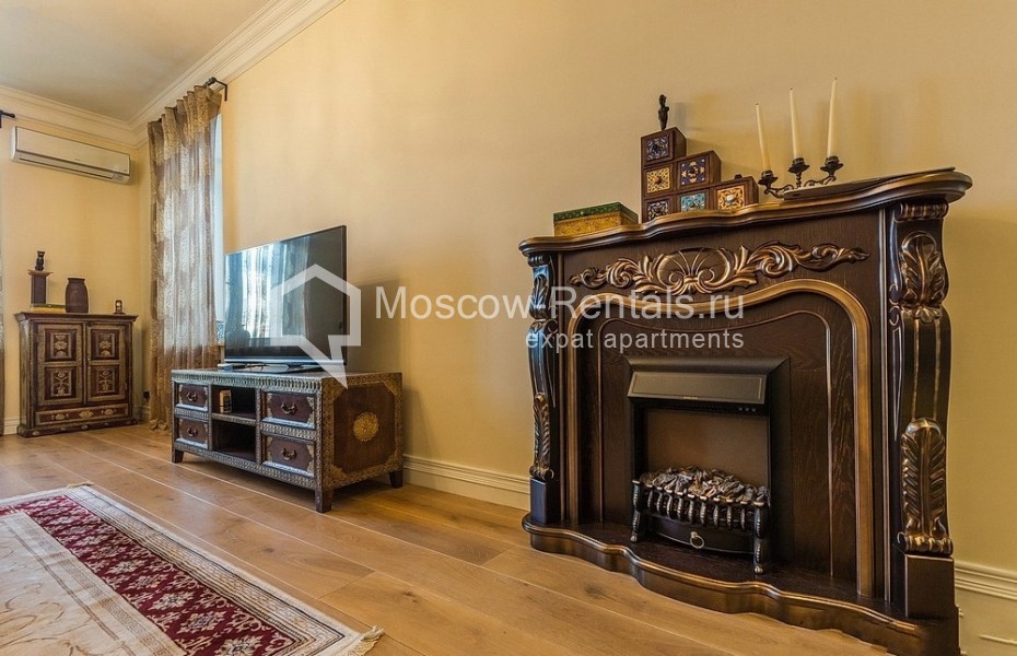 Photo #2 2-room (1 BR) apartment for <a href="http://moscow-rentals.ru/en/articles/long-term-rent" target="_blank">a long-term</a> rent
 in Russia, Moscow, Bolshaya Dorogomilovskaya str, 4