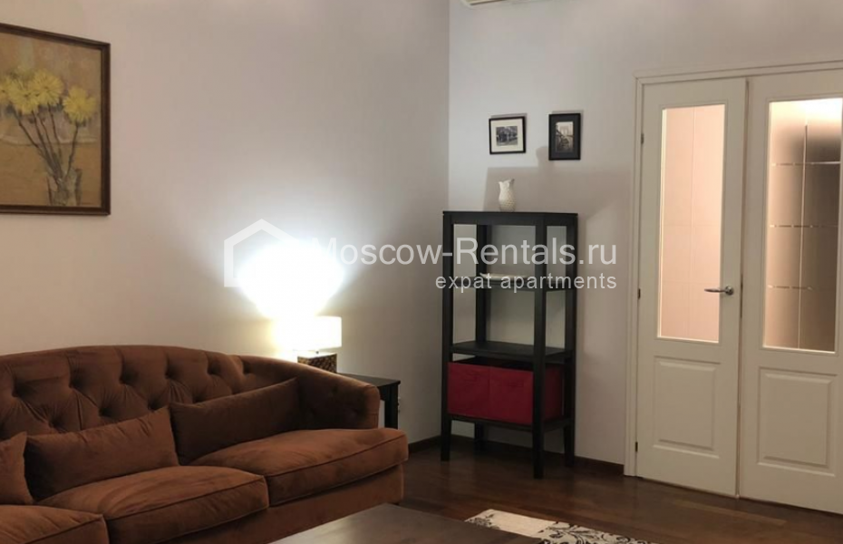 Photo #3 3-room (2 BR) apartment for <a href="http://moscow-rentals.ru/en/articles/long-term-rent" target="_blank">a long-term</a> rent
 in Russia, Moscow, Kotelnicheskaya emb, 25 к 2