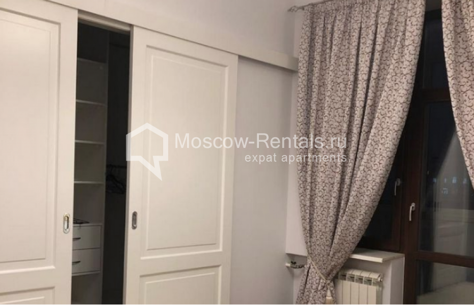 Photo #8 3-room (2 BR) apartment for <a href="http://moscow-rentals.ru/en/articles/long-term-rent" target="_blank">a long-term</a> rent
 in Russia, Moscow, Kotelnicheskaya emb, 25 к 2