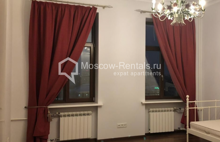 Photo #9 3-room (2 BR) apartment for <a href="http://moscow-rentals.ru/en/articles/long-term-rent" target="_blank">a long-term</a> rent
 in Russia, Moscow, Kotelnicheskaya emb, 25 к 2