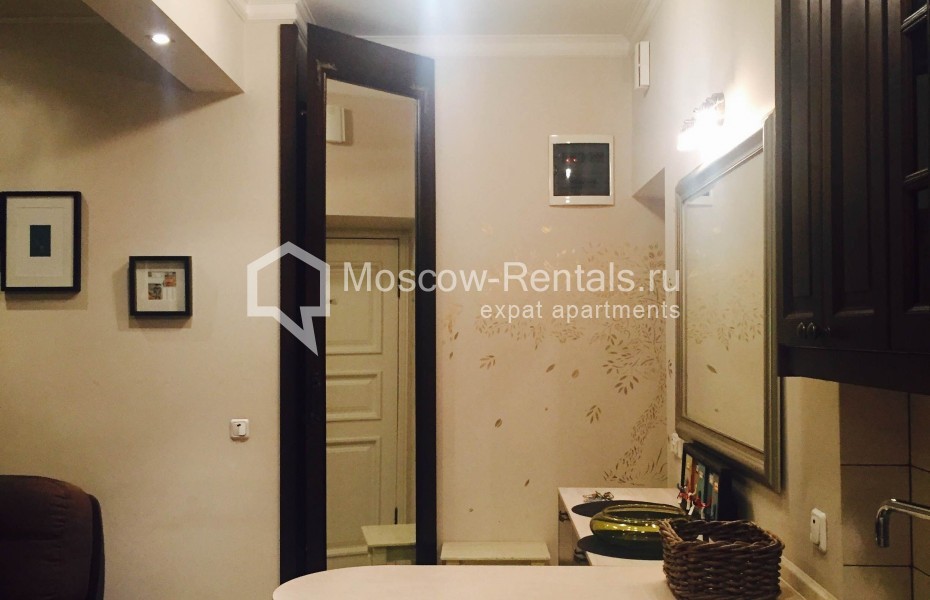 Photo #6 2-room (1 BR) apartment for <a href="http://moscow-rentals.ru/en/articles/long-term-rent" target="_blank">a long-term</a> rent
 in Russia, Moscow, Ulitsa 1812 goda, 7