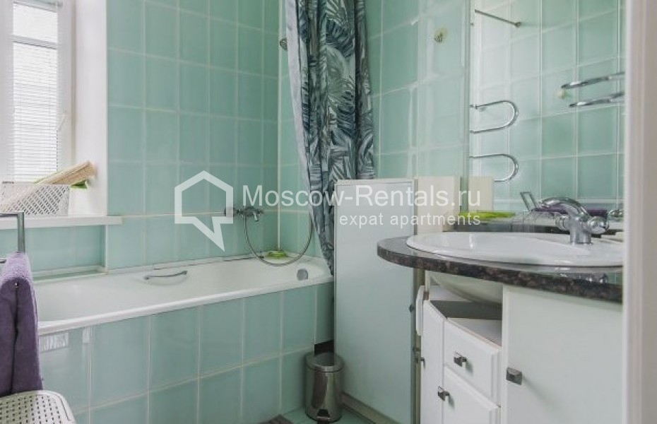 Photo #13 3-room (2 BR) apartment for <a href="http://moscow-rentals.ru/en/articles/long-term-rent" target="_blank">a long-term</a> rent
 in Russia, Moscow, Bolshoi Sergievskyi lane, 18
