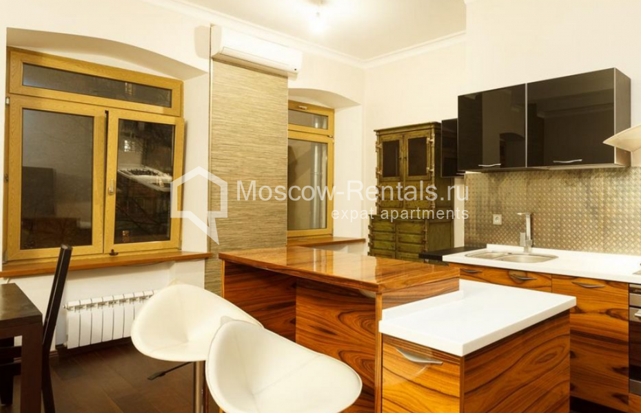 Photo #2 3-room (2 BR) apartment for <a href="http://moscow-rentals.ru/en/articles/long-term-rent" target="_blank">a long-term</a> rent
 in Russia, Moscow, Malaya Bronnaya, 10 С 2
