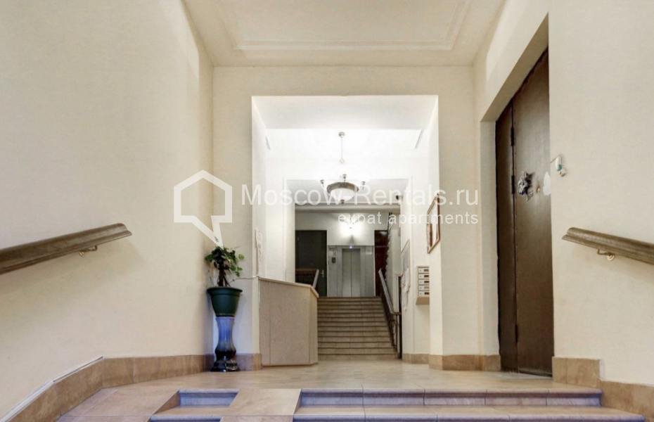 Photo #8 3-room (2 BR) apartment for <a href="http://moscow-rentals.ru/en/articles/long-term-rent" target="_blank">a long-term</a> rent
 in Russia, Moscow, Trekhprudnyi lane, 11/13 С 2