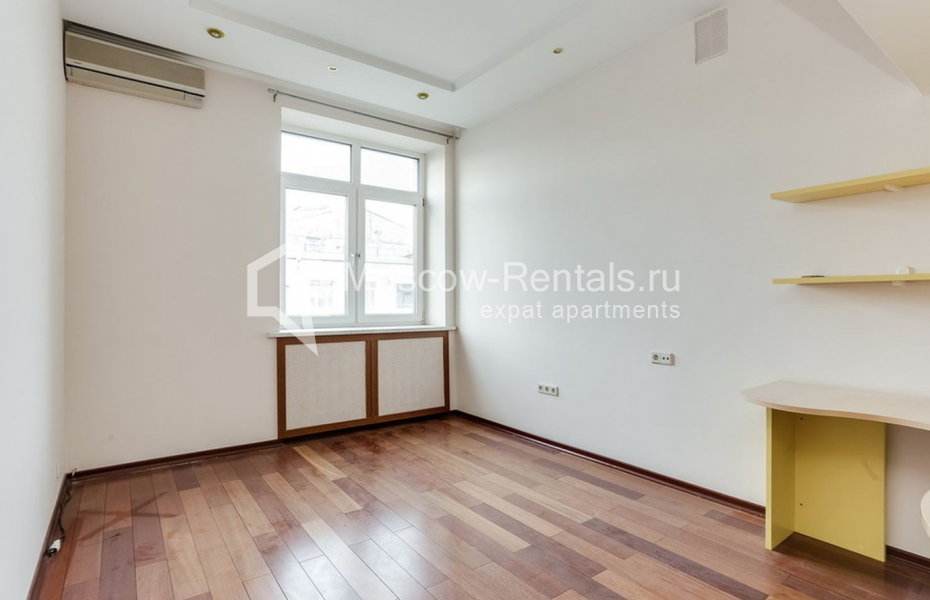 Photo #4 3-room (2 BR) apartment for <a href="http://moscow-rentals.ru/en/articles/long-term-rent" target="_blank">a long-term</a> rent
 in Russia, Moscow, Spiridonievskyi lane, 8