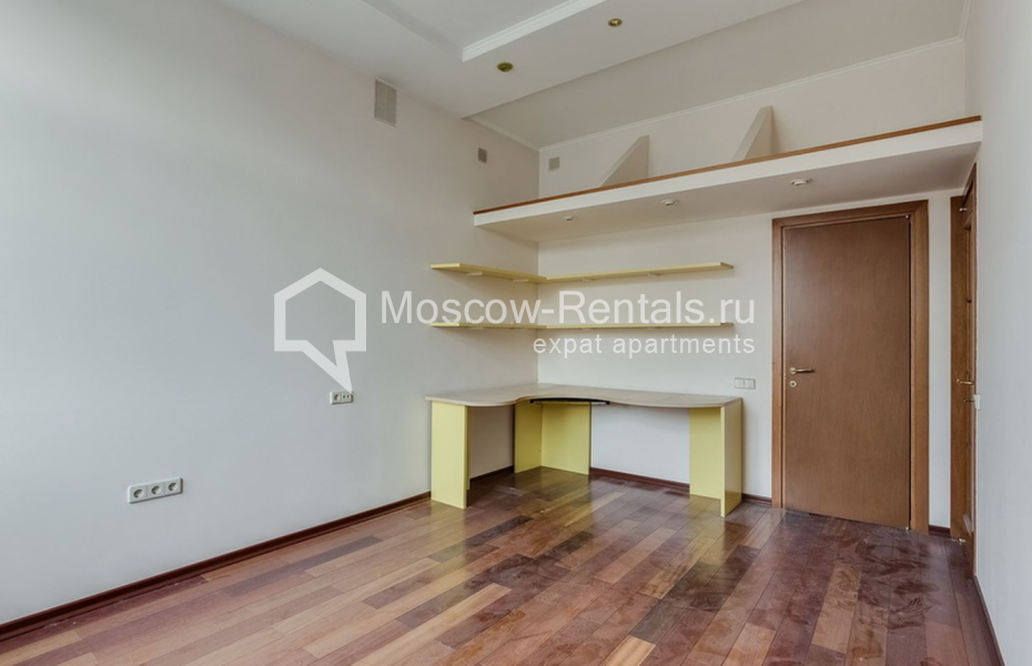 Photo #5 3-room (2 BR) apartment for <a href="http://moscow-rentals.ru/en/articles/long-term-rent" target="_blank">a long-term</a> rent
 in Russia, Moscow, Spiridonievskyi lane, 8