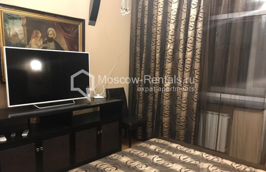 Photo #4 3-room (2 BR) apartment for <a href="http://moscow-rentals.ru/en/articles/long-term-rent" target="_blank">a long-term</a> rent
 in Russia, Moscow, Bolshoi Kozikhinskyi lane, 23