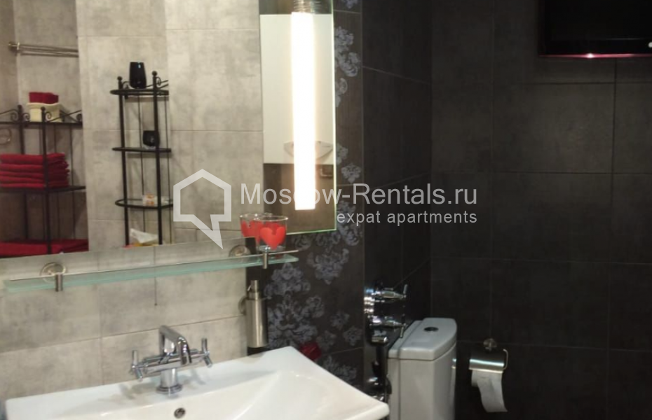 Photo #10 3-room (2 BR) apartment for <a href="http://moscow-rentals.ru/en/articles/long-term-rent" target="_blank">a long-term</a> rent
 in Russia, Moscow, Bolshoi Kozikhinskyi lane, 23
