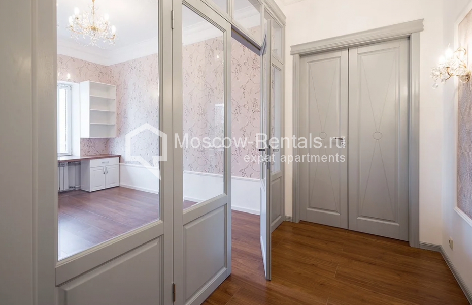 Photo #7 3-room (2 BR) apartment for <a href="http://moscow-rentals.ru/en/articles/long-term-rent" target="_blank">a long-term</a> rent
 in Russia, Moscow, Ermolaevskyi lane, 16