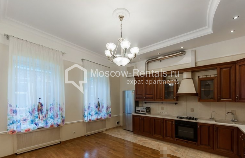 Photo #5 4-room (3 BR) apartment for <a href="http://moscow-rentals.ru/en/articles/long-term-rent" target="_blank">a long-term</a> rent
 in Russia, Moscow, Kozikhinskyi lane, 8