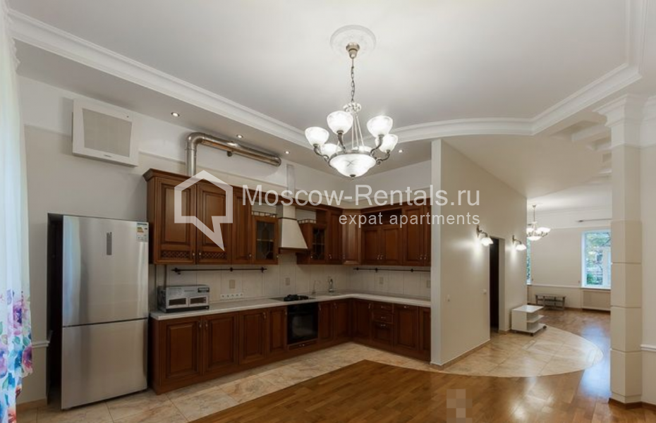 Photo #6 4-room (3 BR) apartment for <a href="http://moscow-rentals.ru/en/articles/long-term-rent" target="_blank">a long-term</a> rent
 in Russia, Moscow, Kozikhinskyi lane, 8