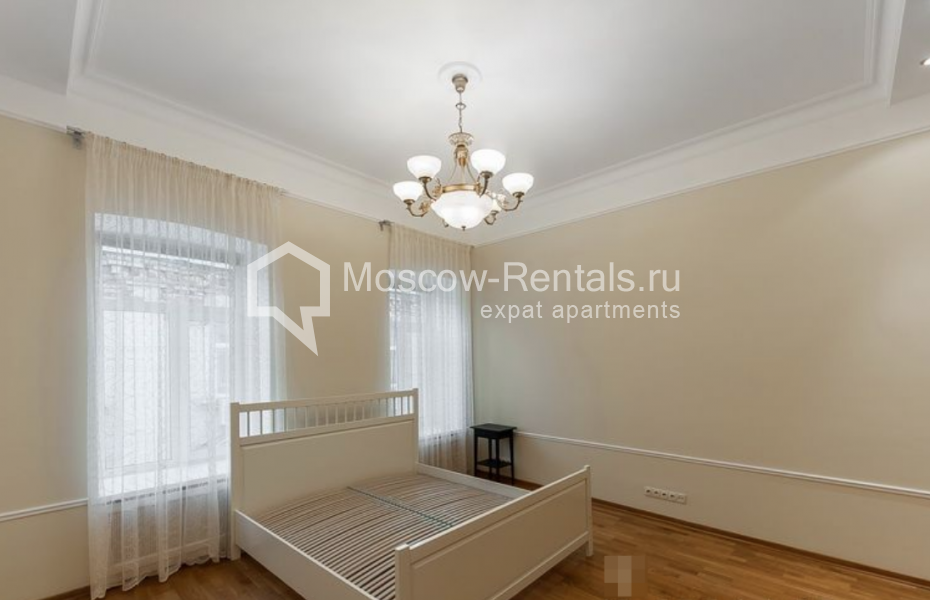 Photo #7 4-room (3 BR) apartment for <a href="http://moscow-rentals.ru/en/articles/long-term-rent" target="_blank">a long-term</a> rent
 in Russia, Moscow, Kozikhinskyi lane, 8