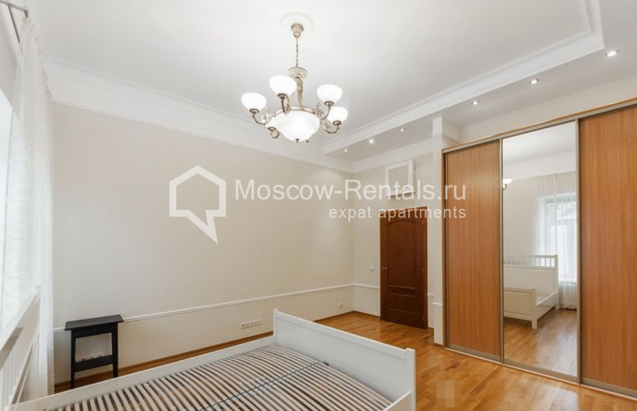 Photo #8 4-room (3 BR) apartment for <a href="http://moscow-rentals.ru/en/articles/long-term-rent" target="_blank">a long-term</a> rent
 in Russia, Moscow, Kozikhinskyi lane, 8