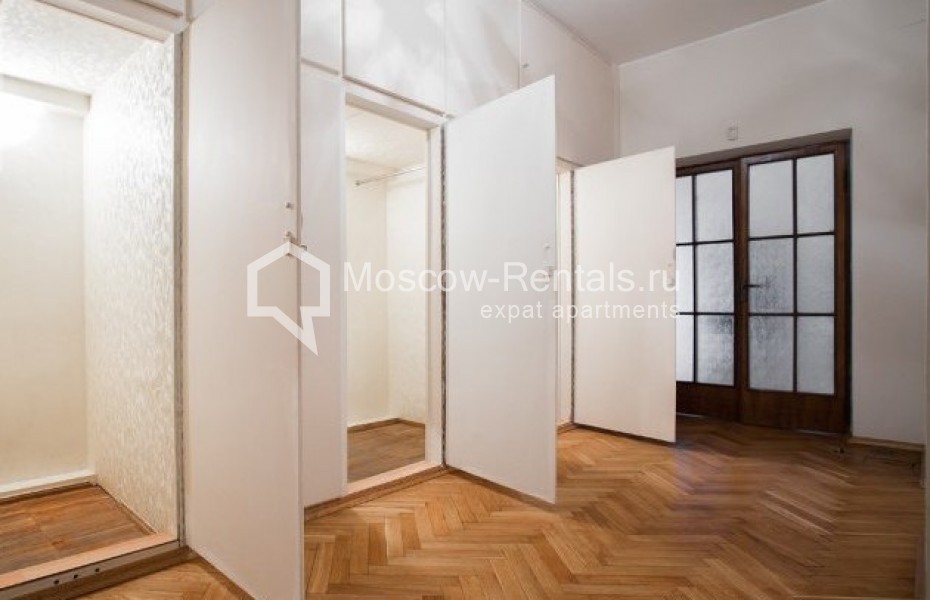 Photo #18 4-room (3 BR) apartment for <a href="http://moscow-rentals.ru/en/articles/long-term-rent" target="_blank">a long-term</a> rent
 in Russia, Moscow, Leontievskyi lane, 15