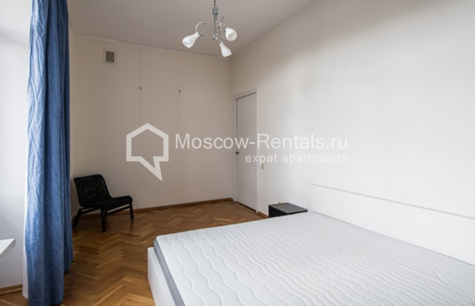 Photo #10 4-room (3 BR) apartment for <a href="http://moscow-rentals.ru/en/articles/long-term-rent" target="_blank">a long-term</a> rent
 in Russia, Moscow, Leontievskyi lane, 15