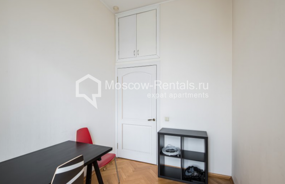 Photo #12 4-room (3 BR) apartment for <a href="http://moscow-rentals.ru/en/articles/long-term-rent" target="_blank">a long-term</a> rent
 in Russia, Moscow, Leontievskyi lane, 15