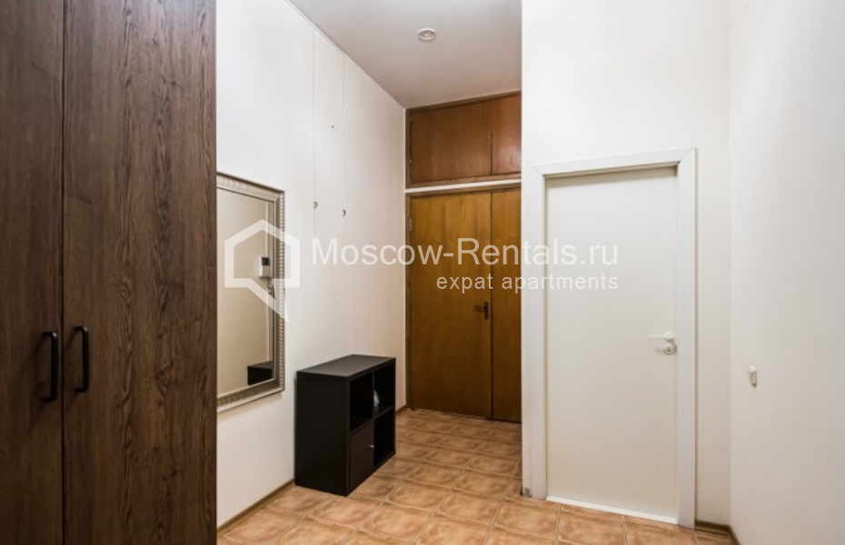 Photo #19 4-room (3 BR) apartment for <a href="http://moscow-rentals.ru/en/articles/long-term-rent" target="_blank">a long-term</a> rent
 in Russia, Moscow, Leontievskyi lane, 15