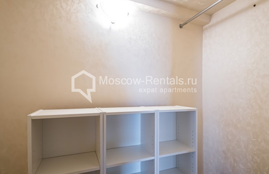 Photo #20 4-room (3 BR) apartment for <a href="http://moscow-rentals.ru/en/articles/long-term-rent" target="_blank">a long-term</a> rent
 in Russia, Moscow, Leontievskyi lane, 15
