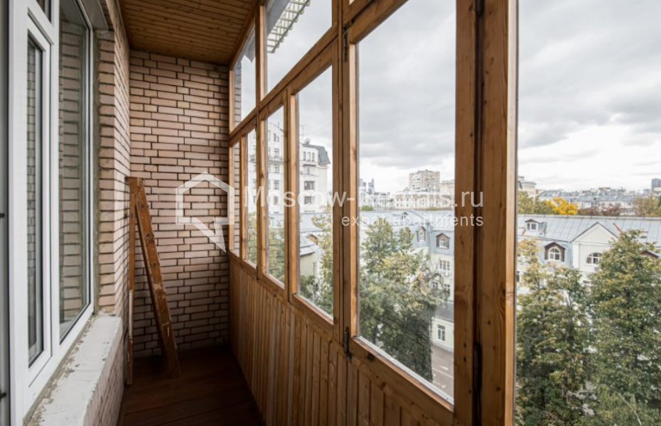 Photo #21 4-room (3 BR) apartment for <a href="http://moscow-rentals.ru/en/articles/long-term-rent" target="_blank">a long-term</a> rent
 in Russia, Moscow, Leontievskyi lane, 15