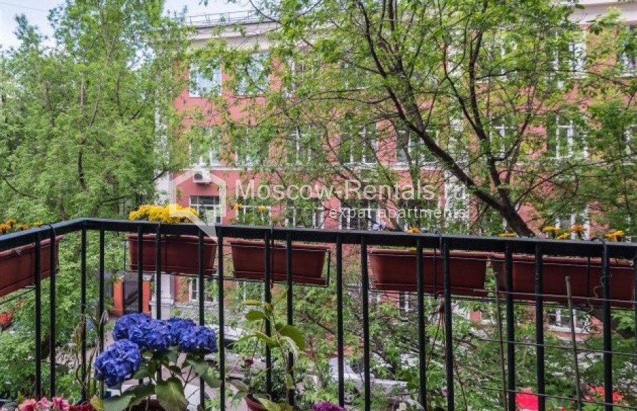 Photo #15 4-room (3 BR) apartment for <a href="http://moscow-rentals.ru/en/articles/long-term-rent" target="_blank">a long-term</a> rent
 in Russia, Moscow, Trekhprudnyi lane, 8