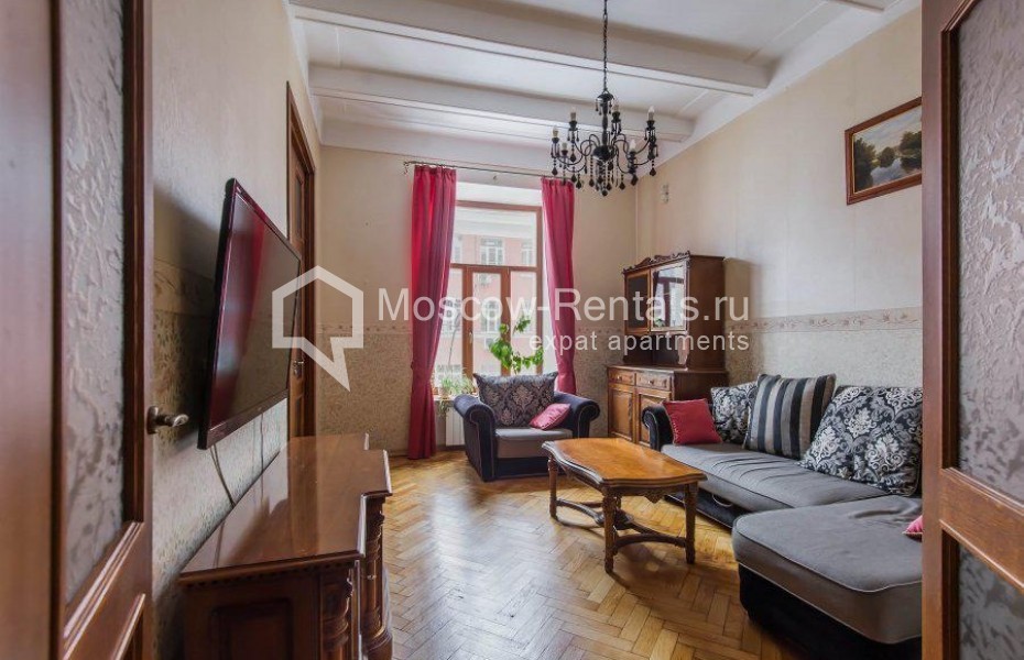 Photo #1 4-room (3 BR) apartment for <a href="http://moscow-rentals.ru/en/articles/long-term-rent" target="_blank">a long-term</a> rent
 in Russia, Moscow, Trekhprudnyi lane, 8