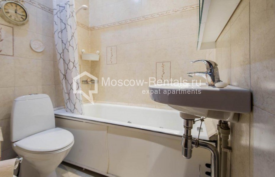 Photo #11 4-room (3 BR) apartment for <a href="http://moscow-rentals.ru/en/articles/long-term-rent" target="_blank">a long-term</a> rent
 in Russia, Moscow, Trekhprudnyi lane, 8