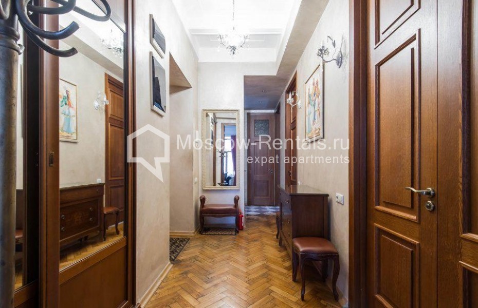 Photo #13 4-room (3 BR) apartment for <a href="http://moscow-rentals.ru/en/articles/long-term-rent" target="_blank">a long-term</a> rent
 in Russia, Moscow, Trekhprudnyi lane, 8