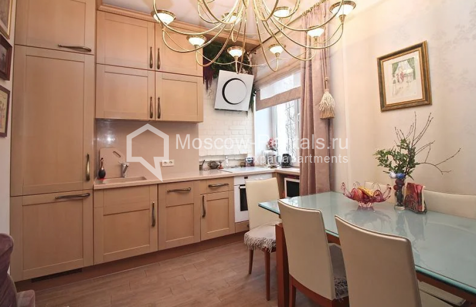 Photo #3 3-room (2 BR) apartment for <a href="http://moscow-rentals.ru/en/articles/long-term-rent" target="_blank">a long-term</a> rent
 in Russia, Moscow, Spiridonovka str, 22/2