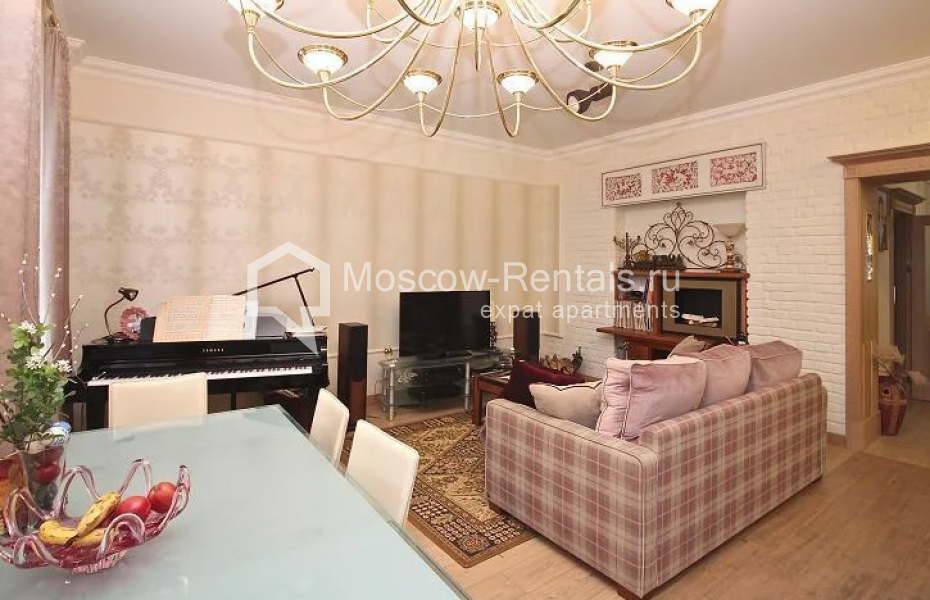 Photo #4 3-room (2 BR) apartment for <a href="http://moscow-rentals.ru/en/articles/long-term-rent" target="_blank">a long-term</a> rent
 in Russia, Moscow, Spiridonovka str, 22/2