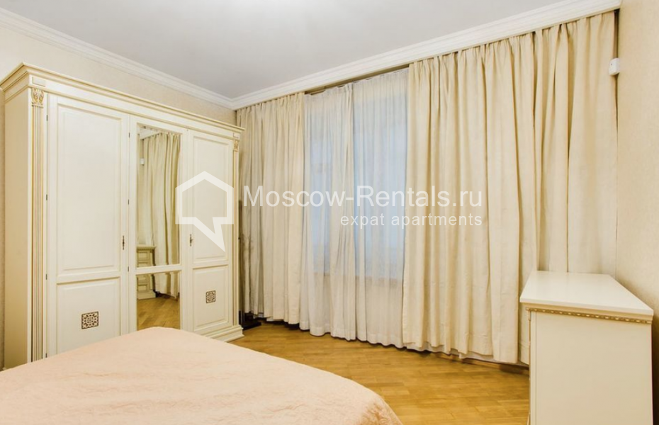 Photo #4 3-room (2 BR) apartment for <a href="http://moscow-rentals.ru/en/articles/long-term-rent" target="_blank">a long-term</a> rent
 in Russia, Moscow, Spiridonovka str, 18