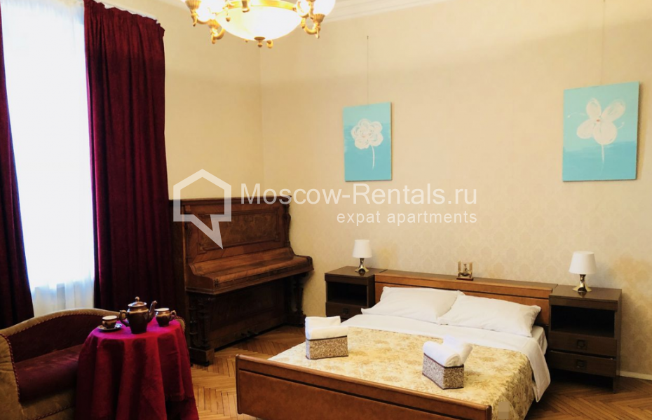 Photo #3 3-room (2 BR) apartment for <a href="http://moscow-rentals.ru/en/articles/long-term-rent" target="_blank">a long-term</a> rent
 in Russia, Moscow, Sadovaya-Kudrinskaya str, 8/12