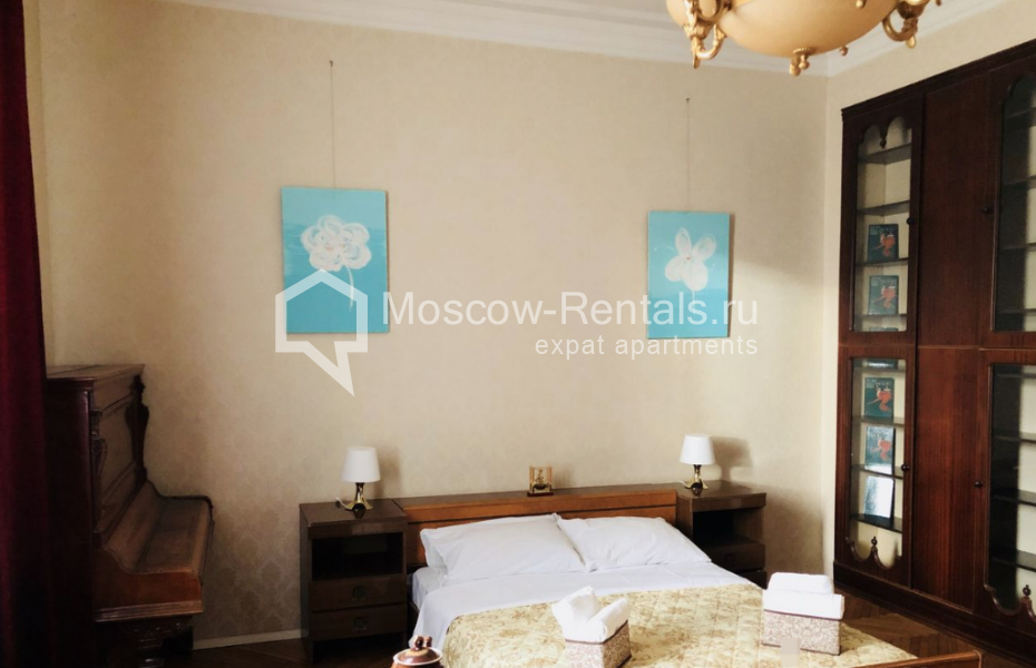 Photo #4 3-room (2 BR) apartment for <a href="http://moscow-rentals.ru/en/articles/long-term-rent" target="_blank">a long-term</a> rent
 in Russia, Moscow, Sadovaya-Kudrinskaya str, 8/12