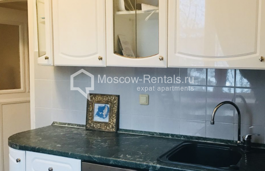 Photo #12 3-room (2 BR) apartment for <a href="http://moscow-rentals.ru/en/articles/long-term-rent" target="_blank">a long-term</a> rent
 in Russia, Moscow, Sadovaya-Kudrinskaya str, 8/12