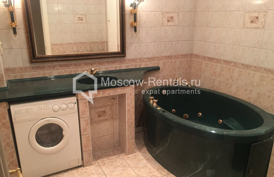 Photo #17 3-room (2 BR) apartment for <a href="http://moscow-rentals.ru/en/articles/long-term-rent" target="_blank">a long-term</a> rent
 in Russia, Moscow, Sadovaya-Kudrinskaya str, 8/12