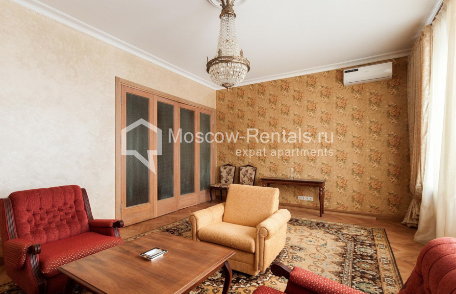 Photo #5 3-room (2 BR) apartment for <a href="http://moscow-rentals.ru/en/articles/long-term-rent" target="_blank">a long-term</a> rent
 in Russia, Moscow, Spiridonovka str, 12