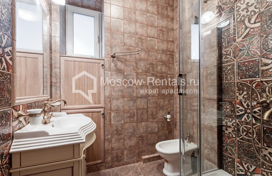 Photo #11 3-room (2 BR) apartment for <a href="http://moscow-rentals.ru/en/articles/long-term-rent" target="_blank">a long-term</a> rent
 in Russia, Moscow, Spiridonovka str, 12