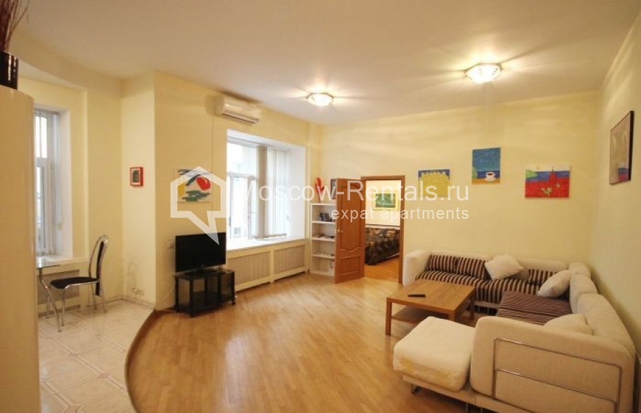 Photo #1 2-room (1 BR) apartment for <a href="http://moscow-rentals.ru/en/articles/long-term-rent" target="_blank">a long-term</a> rent
 in Russia, Moscow, Trekhprudnyi lane, 5