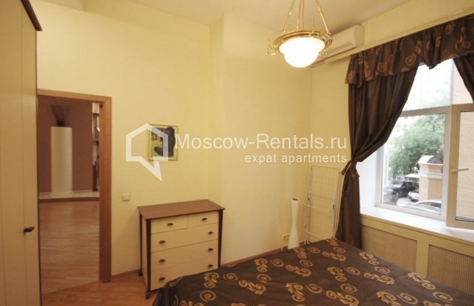Photo #4 2-room (1 BR) apartment for <a href="http://moscow-rentals.ru/en/articles/long-term-rent" target="_blank">a long-term</a> rent
 in Russia, Moscow, Trekhprudnyi lane, 5