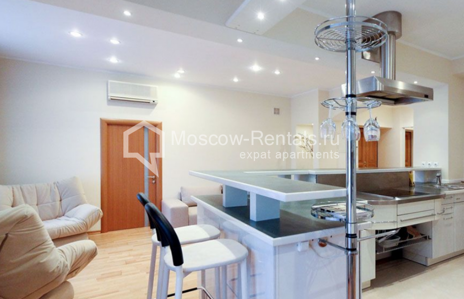 Photo #8 3-room (2 BR) apartment for <a href="http://moscow-rentals.ru/en/articles/long-term-rent" target="_blank">a long-term</a> rent
 in Russia, Moscow, Nikitskyi blv, 9