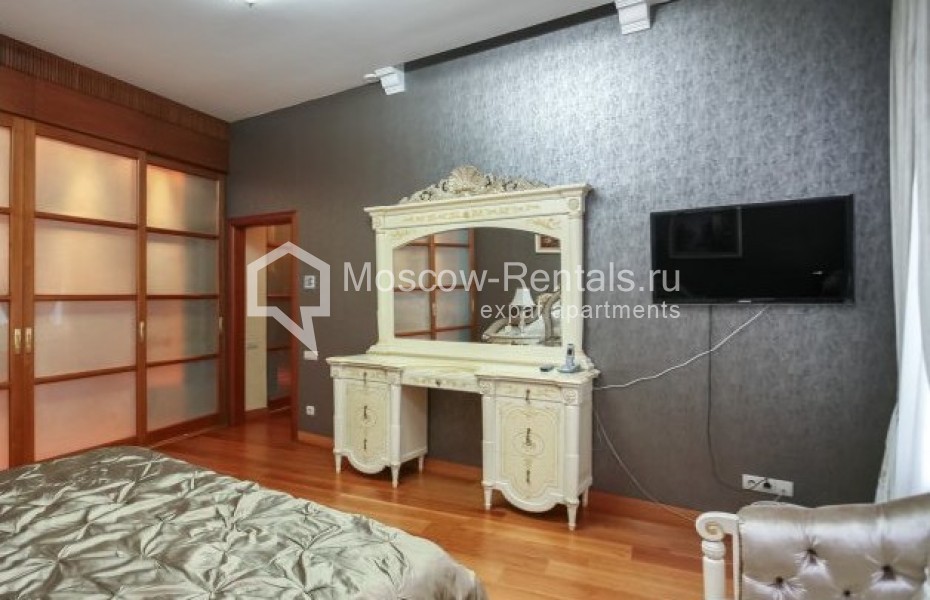 Photo #5 3-room (2 BR) apartment for <a href="http://moscow-rentals.ru/en/articles/long-term-rent" target="_blank">a long-term</a> rent
 in Russia, Moscow, Rozhdestvenskyi blv, 17